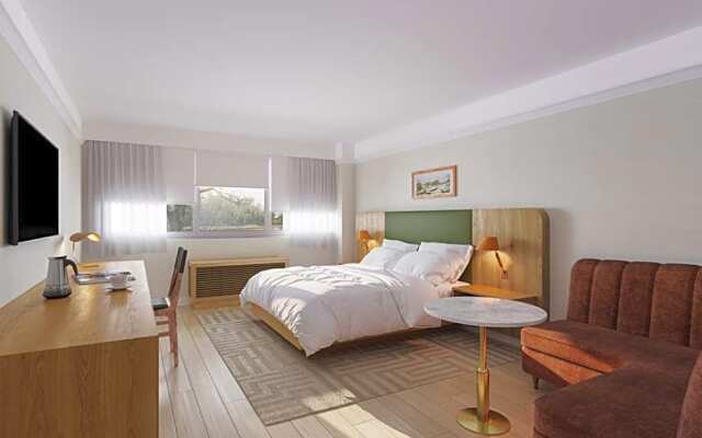 DoubleTree by Hilton Clarksville Riverview