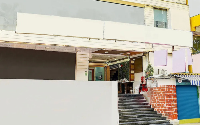 Stylish Stays at MG Road Near Commercial Street