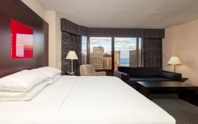 DoubleTree by Hilton Chicago - Magnificent Mile