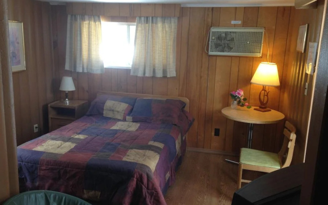 Amber Lantern Motel