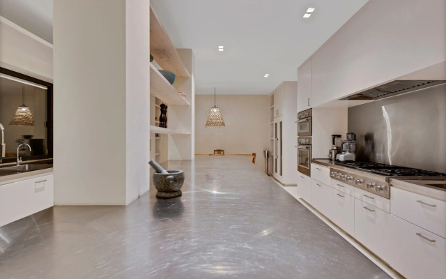 Magnificent 5BR Modern Tropical Villa With Pool