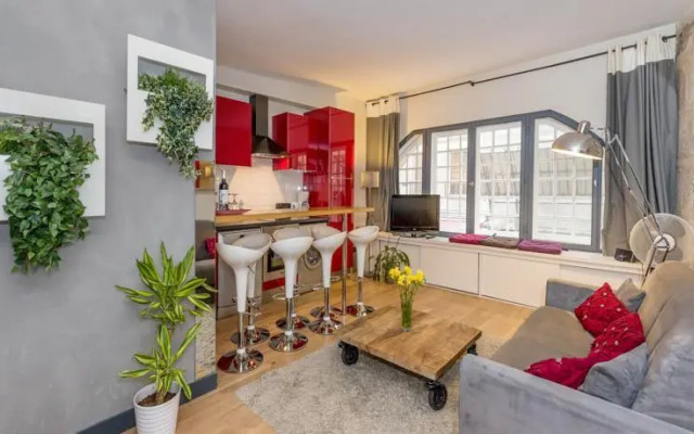 Les Innocents Louvre Marais Apartment