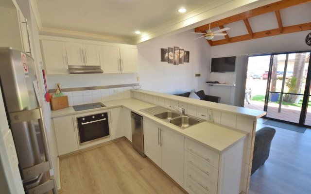 Blue Ocean Villa 3 - Kalbarri WA