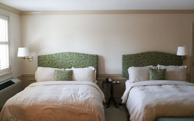 Golden Plough Inn At Peddlers Village