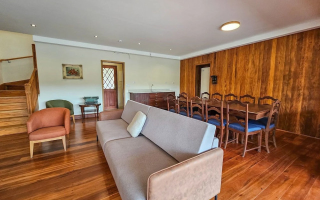 Estudios no Capivari by The Lodges