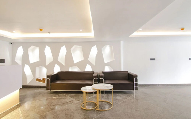 FabHotel Sky Suites Karkardooma