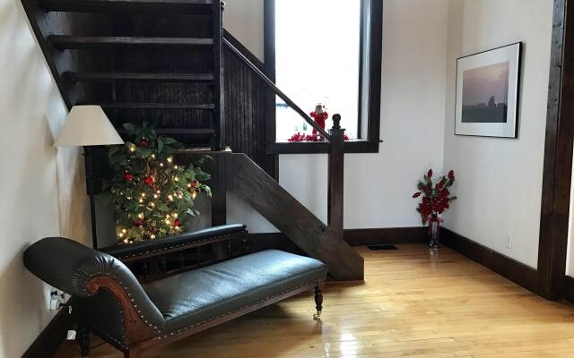 Mcgrady Inn - Bed And Breakfast