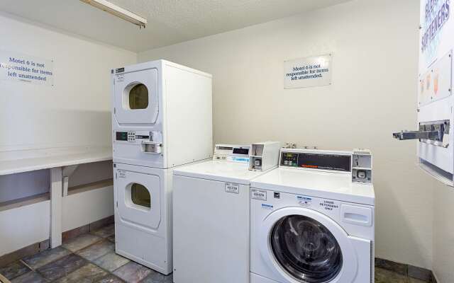 Motel 6 Baton Rouge, LA - Southeast