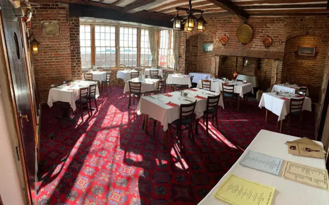 Ye Olde White Harte Hotel