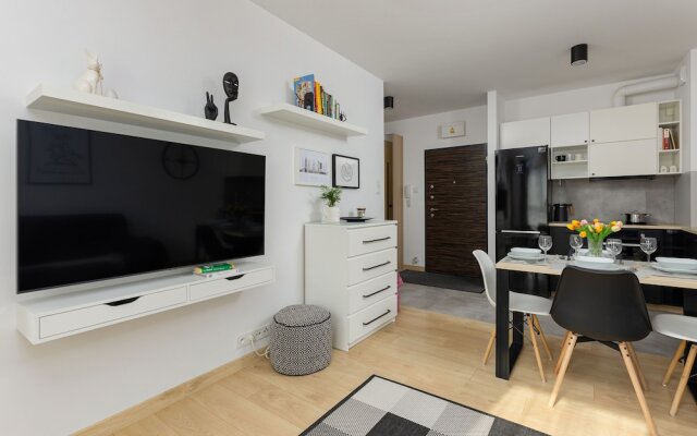 Warsaw Glebocka Apartment by Renters