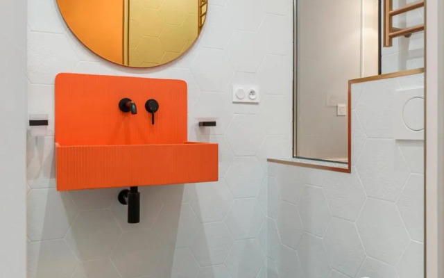 The Orange Haussmann