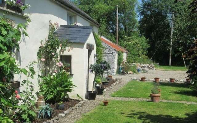 Beautiful 300 Year old Traditional Country Cottage