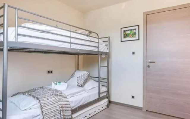Spacious House With Garden and Parking