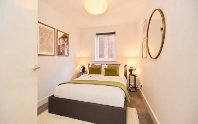 The Brunswick Retreat - Warm 3bdr Flat With Balcony