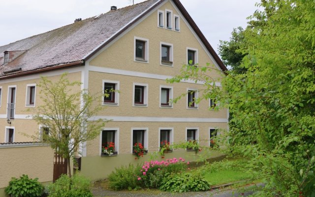 Magnific Holiday Home in Perlesreut Near Forest