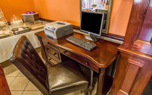 Rodeway Inn & Suites