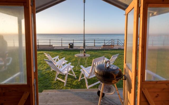 Waters Edge Apartment at Beach House