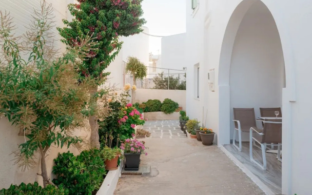 Naousa Central House Paros