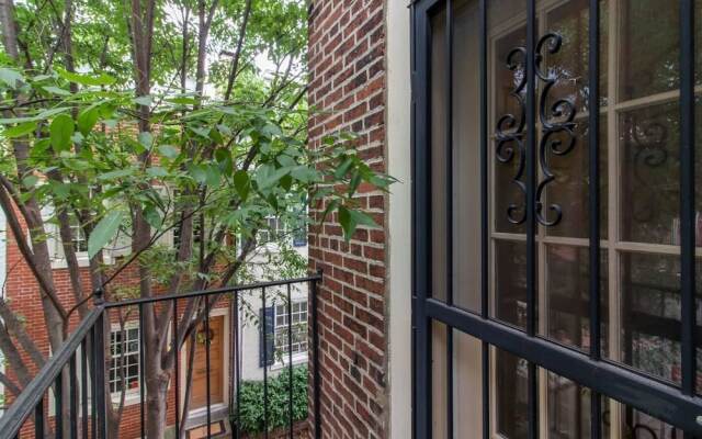 Historic Gem - City Center/patio/soak Tub