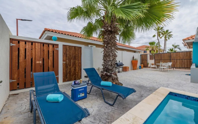 2br2ba Home w Private Pool Close 2 Beach BBQ
