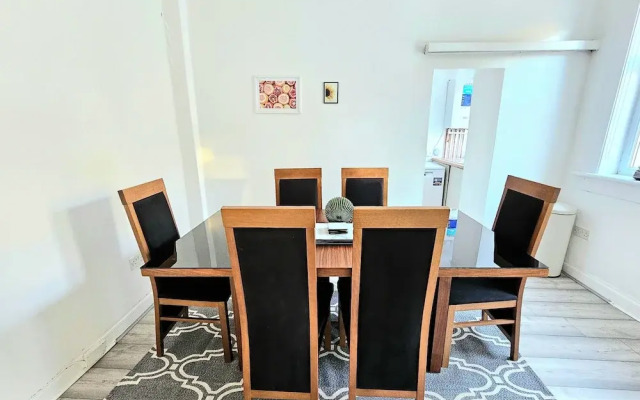 Spacious Haven with Free Parking