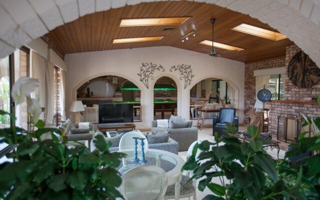 Batemans Bay Manor - Bed and Breakfast