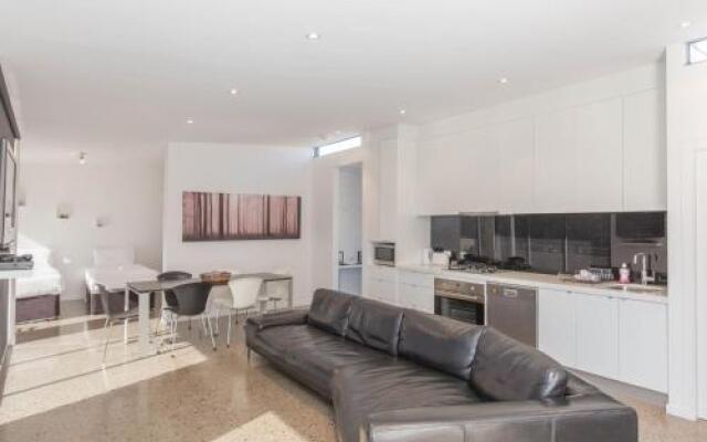 Edge 7/16 Clyde Street