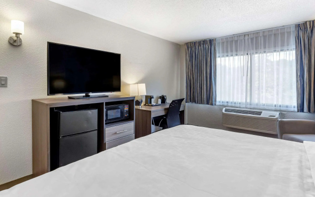Clarion Pointe Raleigh Midtown