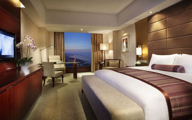 Crowne Plaza Yantai Seaview, an IHG Hotel