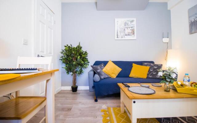 Dreamwood Apartment by Southwest Rooms - Free Parking & Netflix