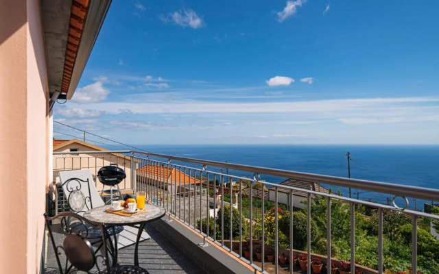SeaView Apartment by OurMadeira