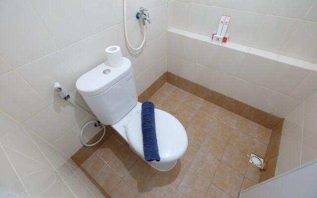 Homey Bassura City Apartment near Shopping Center