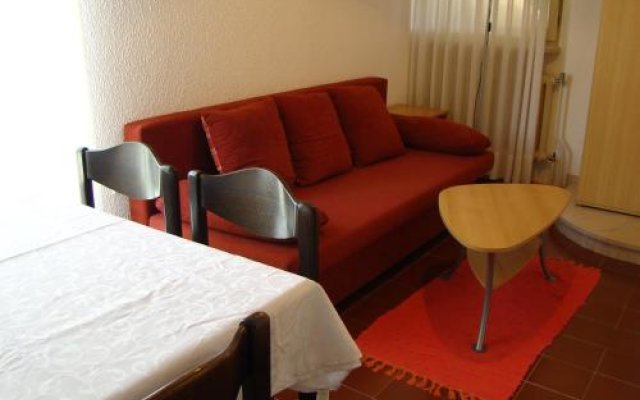 Andreas Home Hostel  Apartments