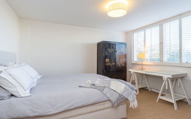 Spacious Bungalow With Enclosed Garden