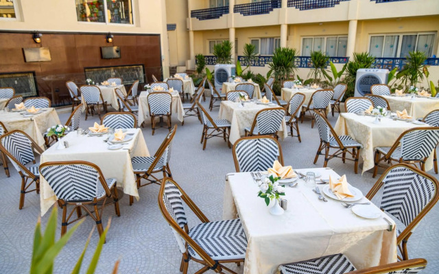 Grand Oasis Resort