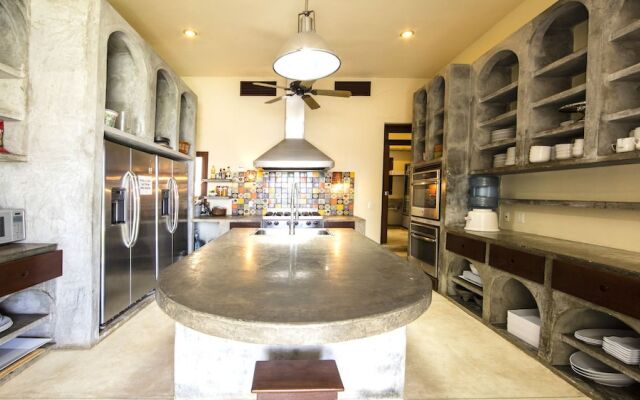 Hacienda Del Mar 7-15BR Villa Full Staff By RMH