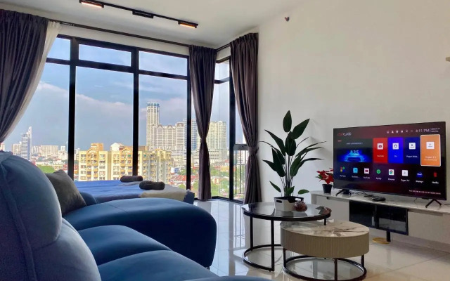 Beacon Executive Suite by stayCATion Homestay