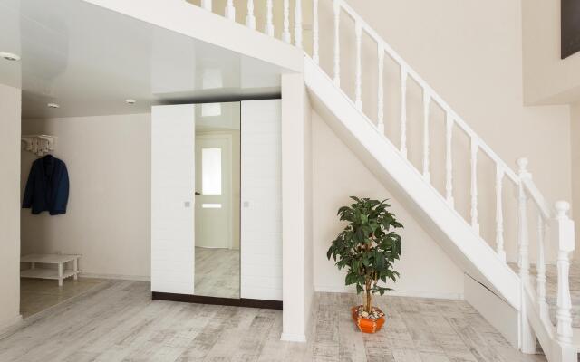 Live comfortably on Andreevskaya Street