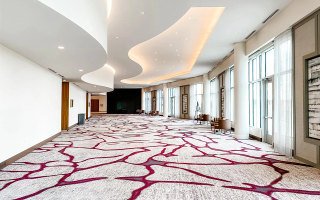 Omni Viking Lakes Hotel