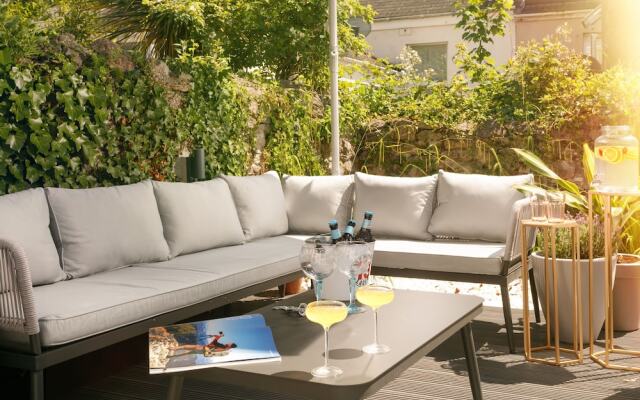 Luxe Experience - Premium Central House