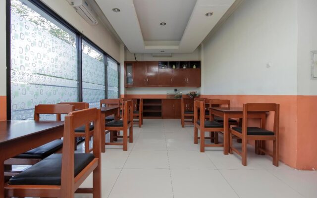 RedDoorz near Jalan Jendral Sudirman Manado
