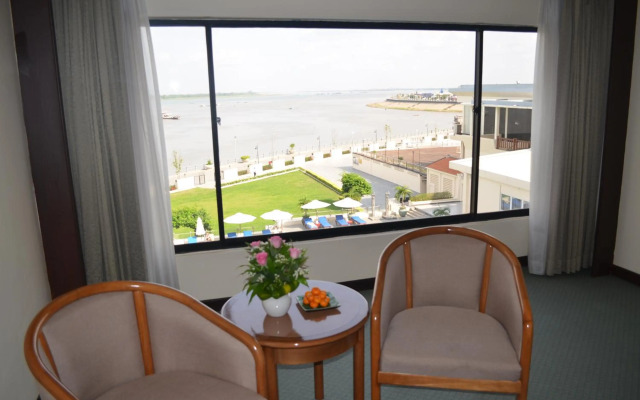 Hotel Cambodiana