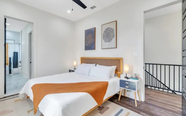 Modern Mid-city Maison
