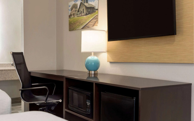 Baymont By Wyndham Emporia Va