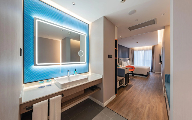 Holiday Inn Express Shanghai Expo Centre by IHG