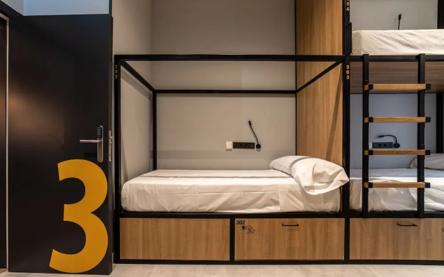 Petit Hostel La Latina - Adults Only