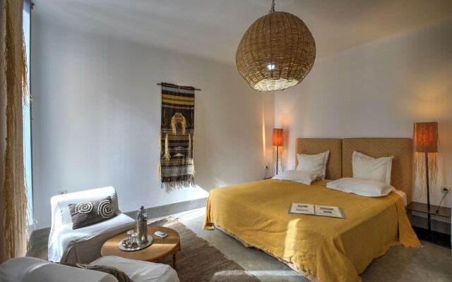 Riad Awa