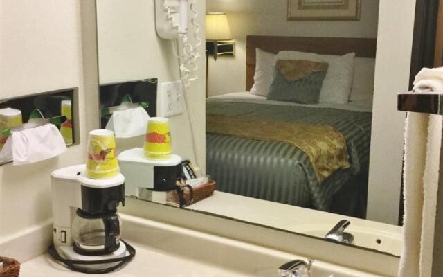 Capital O Amerihost Inn and Suites Fulton Hwy 54 MO