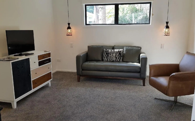 The Beach House — 5-star hotel in Kawau Island