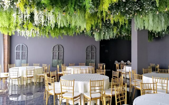 The Granite Luxury Hotel